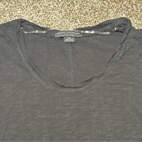 Social by Standard Sanctuary Women’s Large Black Tee - Picture 2 of 8